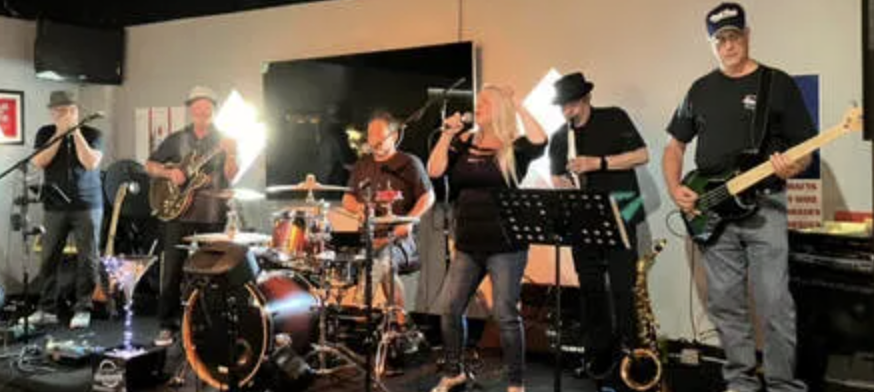 Tonya Martini & The Bluetones